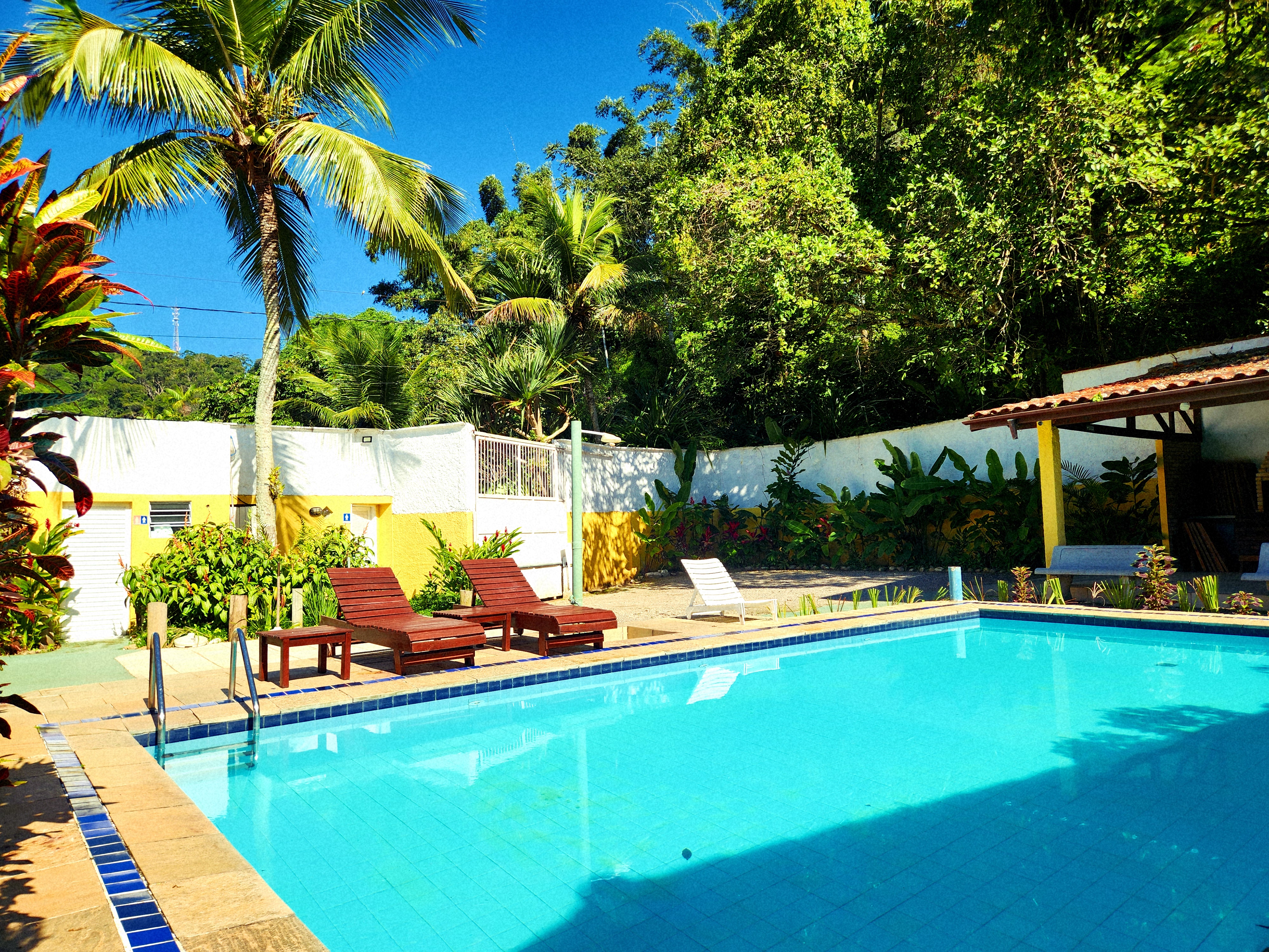 Piscina da Pousada Viva Ubatuba